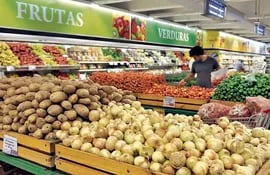 En el rubro alimentos, las reducciones de precios más importantes se registraron en carnes, frutas y hortalizas y los aceites.