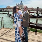La cumpleañera Nadia Ferreira junto a su marido Marc Anthony y su hijo Marquito, en Venecia.