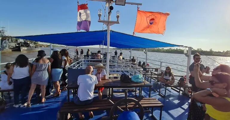El Barco Cuñatai es una de las opciones para disfrutar este fin de semana en Asunción.