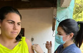 Realizan campaña de vacunación en isla Yacyretá.