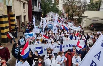 Manifestación  de enfermeras y enfermeros por mejores condiciones laborales, el año pasado.