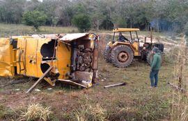 La unidad forestal de la compañía de bomberos voluntarios de San Juan Nepomuceno, k 142, tuvo  accidente esta mañana.