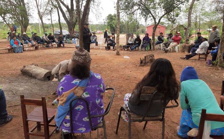 Lideres nativos de 24 comunidades se reunieron ayer para analizar su situación y acordar medidas para exigir recursos.
