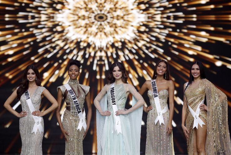 Las cinco finalistas de Miss Universo 2021, entre ellas nuestra compatriota Nadia Ferreira, en el certamen realizado en diciembre del año pasado.