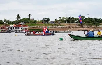 los-pescadores-bloquean-desde-el-domingo-ultimo-un-tramo-del-rio-paraguay--213011000000-1804319.jpg