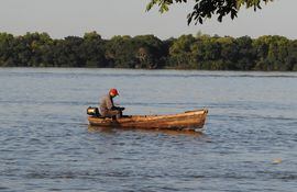 Pescadores están preocupados por la reducción del nivel del río Paraguay. Alegan que este escenario se agrava por  falta de lluvias y repercute en su actividad.