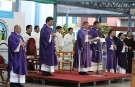 “Necesitamos una política sana”, dijo el Padre Duarte durante misa en Caacupé