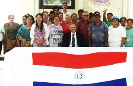 compatriotas-residentes-en-foz-de-yguazu-con-el-consul-paraguayo-jorge-coscia--221115000000-1774995.jpg