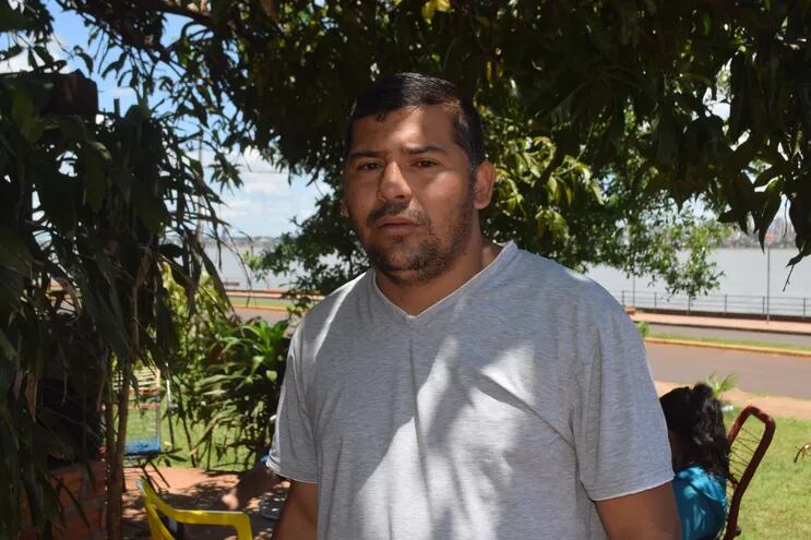 El padre del menor fallecido, Crescencio Sanabria Figueredo, impulsará acciones legales contra la ESSAP y la Municipalidad por negligencia al permitir un registro cloacal sin tapa en un parque de área verde.