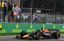 Bandera a cuadro para el Red Bull de Max Varstappen, ganador en Bélgica.