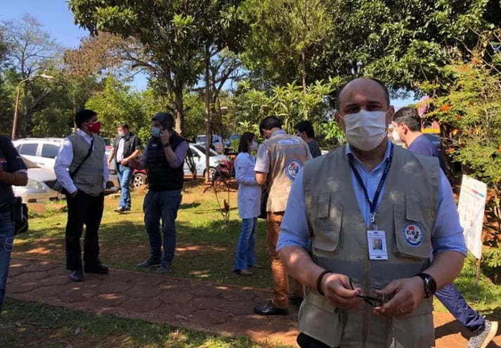 El viceministro de Salud, Julio Rolón Vicioso,  se movilizó ayer hasta el Alto Paraná para interiorizarse de la crisis sanitaria.