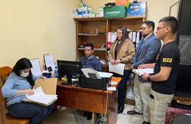 Allanamiento en la Municipalidad de Salto del Guairá para incautación de documentos, con relación a una investigación sobre narcotráfico.