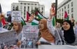 Manifestantes pro-palestinos protestan en Rabat, Marruecos, este domingo.