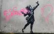 Obra de Banksy vandalizada.