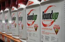 La Corte Suprema de Estados Unidos se negó este lunes a atender una apelación del grupo químico-farmacéutico alemán Bayer sobre una sentencia sobre el herbicida Roundup que lo condena a pagar 87 millones de dólares.