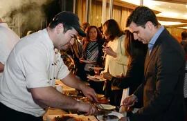 cheffs-de-chile-se-encargaron-de-preparar-platos-con-la-carne-paraguaya--202908000000-1625320.jpg