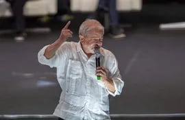 El candidato presidencial Lula da Silva participa en un acto de campaña, en el centro de convenciones de Recife (Brasil). (EFE)