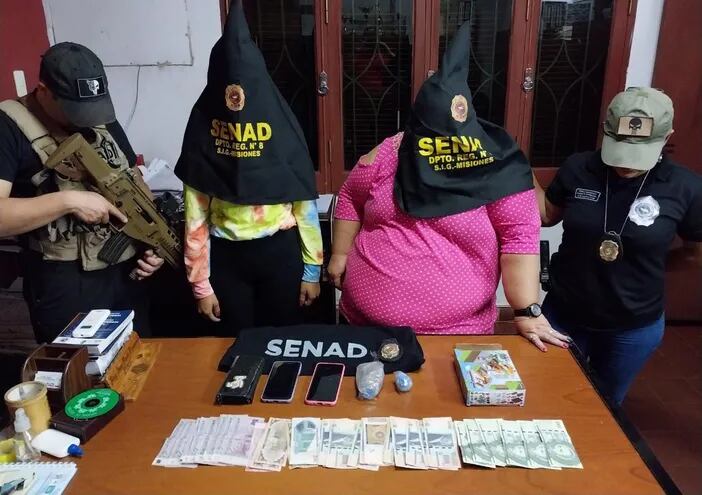 Dos mujeres fueron detenidas en San Juan Bautista, Misiones, por agentes de las SENAD, trasportando una gran cantidad de drogas y dinero en efectivo.