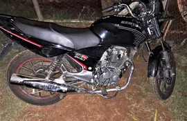Una moto denunciada como robada en San Antonio fue hallada intacta en el patio de una vivienda de San Lorenzo.