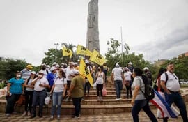 Protestas de trabajadores de la educación en Asunción. (archivo).