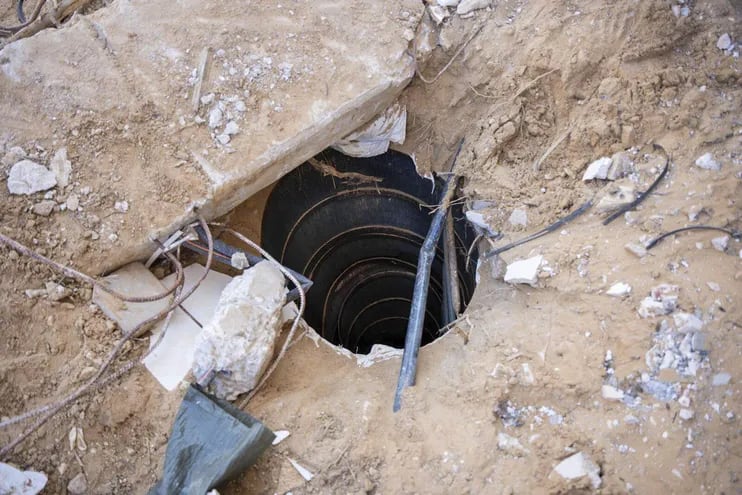 El Ejército israelí anunció el hallazgo de un túnel subterráneo de 10 kilómetros de largo en la Franja de Gaza, centro de una red que conectaba el norte con el sur del enclave.
