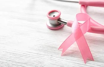 Durante el 2020 se detectaron más de 1.900 casos nuevos de cáncer de mamas en nuestro país. Es frecuente en mujeres pero también puede aparecer en algunos hombres.
