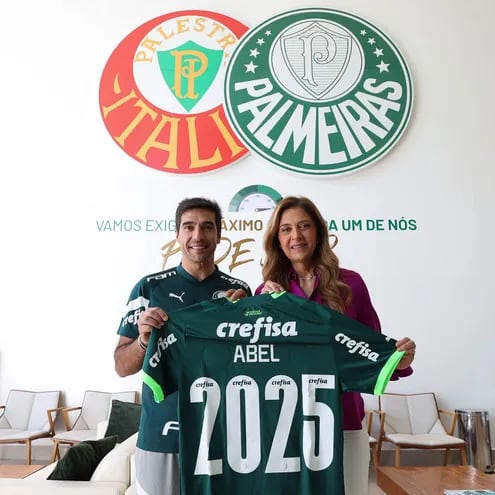 Abel Ferreira y Leila Pereira, el entrenador y la presidenta del club Palmeiras.