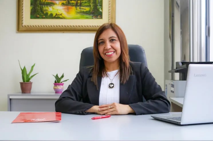 Lic. Liliana Cardozo, gerente general de Aseguradora Tajy, que ha demostrado un compromiso con la excelencia.