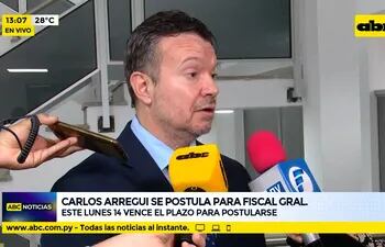 Carlos Arregui se postula para fiscal general