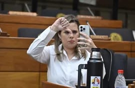 La senadora Kattya González