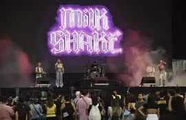 La agrupación paraguaya Milkshake fue la última en poder presentarse en el festival Asunciónico, que tuvo que cancelar su edición debido a la intensa tormenta que se abatió sobre la ciudad.