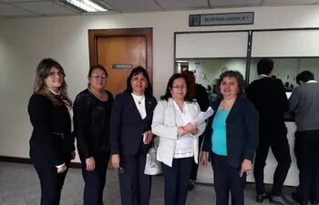 representantes-de-la-asociacion-paraguaya-de-enfermeria-presentan-accion-de-inconstitucionalidad-104702000000-1750333.jpeg