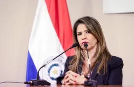 Cecilia Pérez Rivas, exministra de Justicia en el gobierno de Abdo, fue removida del cargo de ministra ante la OEA. (EFE).