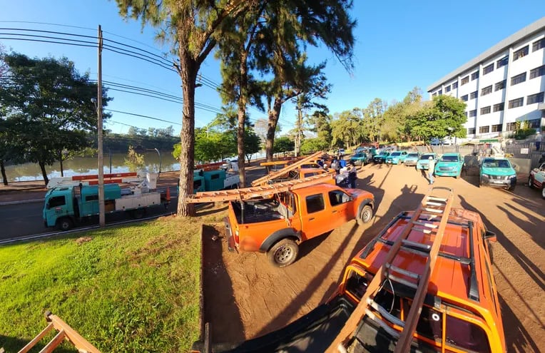 La Ande organiza cuadrillas para trabajos de corte de energía a morosos en Alto Paraná.