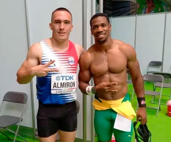 Los velocistas César Almirón (20 años) y el jamaiquino Yohan Blake (32).