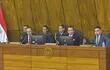 El ministro de Defensa, Óscar González, y el presidente de la Comisión Bicameral de Presupuesto del Congreso, senador Derlis Osorio, durante la sesión de ayer.