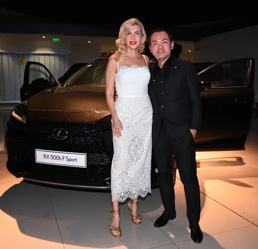 Verónica Chaves y Marcelo Toyotoshi presentaron toda la nueva línea de Lexus.
