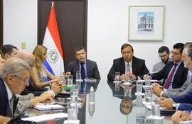 Reunión de la Comisión Nacional de la Hidrovía, en la Cancillería Nacional, presidida por el viceministro Enrique Franco.