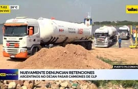 Video: Camiones con gas nuevamente retenidos