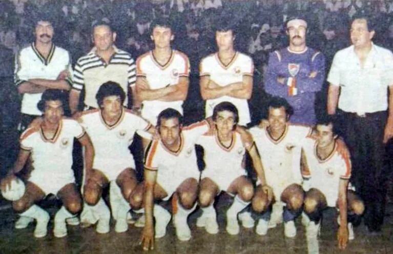 En la foto de archivo, integrantes de la selección  que obtuvo el título Intercontinental en 1980.
