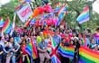 Colorido desfile organizado por el movimiento Somos Gay, en el marco del Día Internacional del orgullo LGBTI.