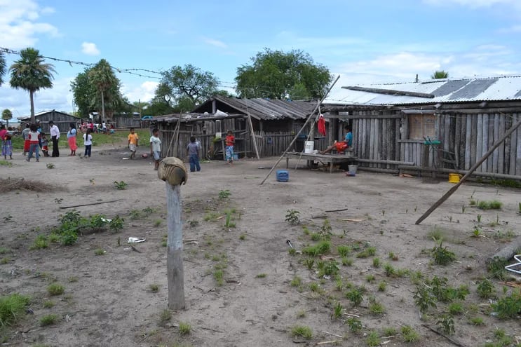 Comunidad María Elena, donde viven las ultimas 135 familias de los tomarahos existentes en el país.