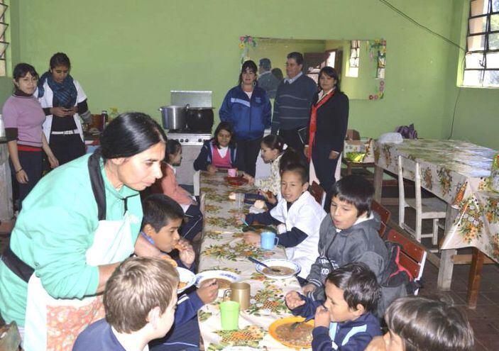 Unos 700 niños de Carapeguá deberán esperar hasta que pongan en regla las documentaciones para la provisión del almuerzo escolar.