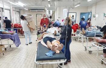 El Hospital Nacional vuelve a mostrarse saturado de pacientes polivalentes y covid, principalmente en la Urgencias Adultos.