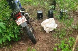 Motocicletas halladas en zona donde se escondía el supuesto nuevo grupo armado en San Pedro.