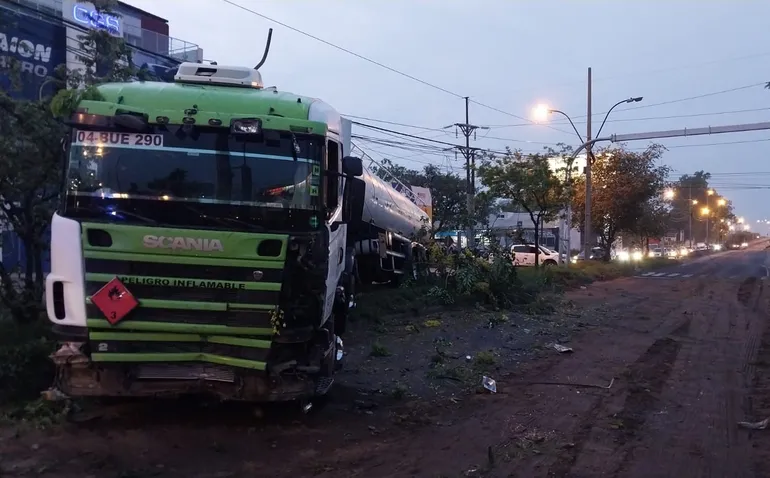 accidente camión cisterna Madame Lynch Asunción
