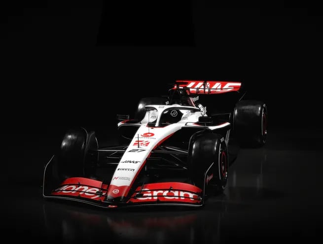 Diseño de cómo lucirá el monoplaza del equipo Haas para la temporada 2023 de la Fórmula 1.