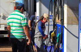 Petropar recibiría subsidio a combustibles recién desde las ventas de abril, según indicaron autoridades este miércoles.