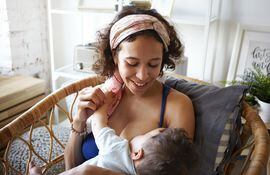 amamantar leche materna mamar bebé lactancia