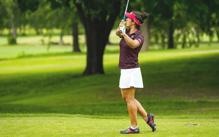 La golfista profesional compatriota Sofía García durante su presentación la semana pasada en el Texas Women´s Amateur, su primer evento como jugadora profesional.